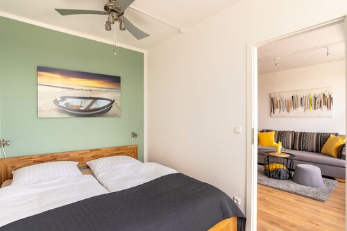 Schlafzimmer mit Doppelbett